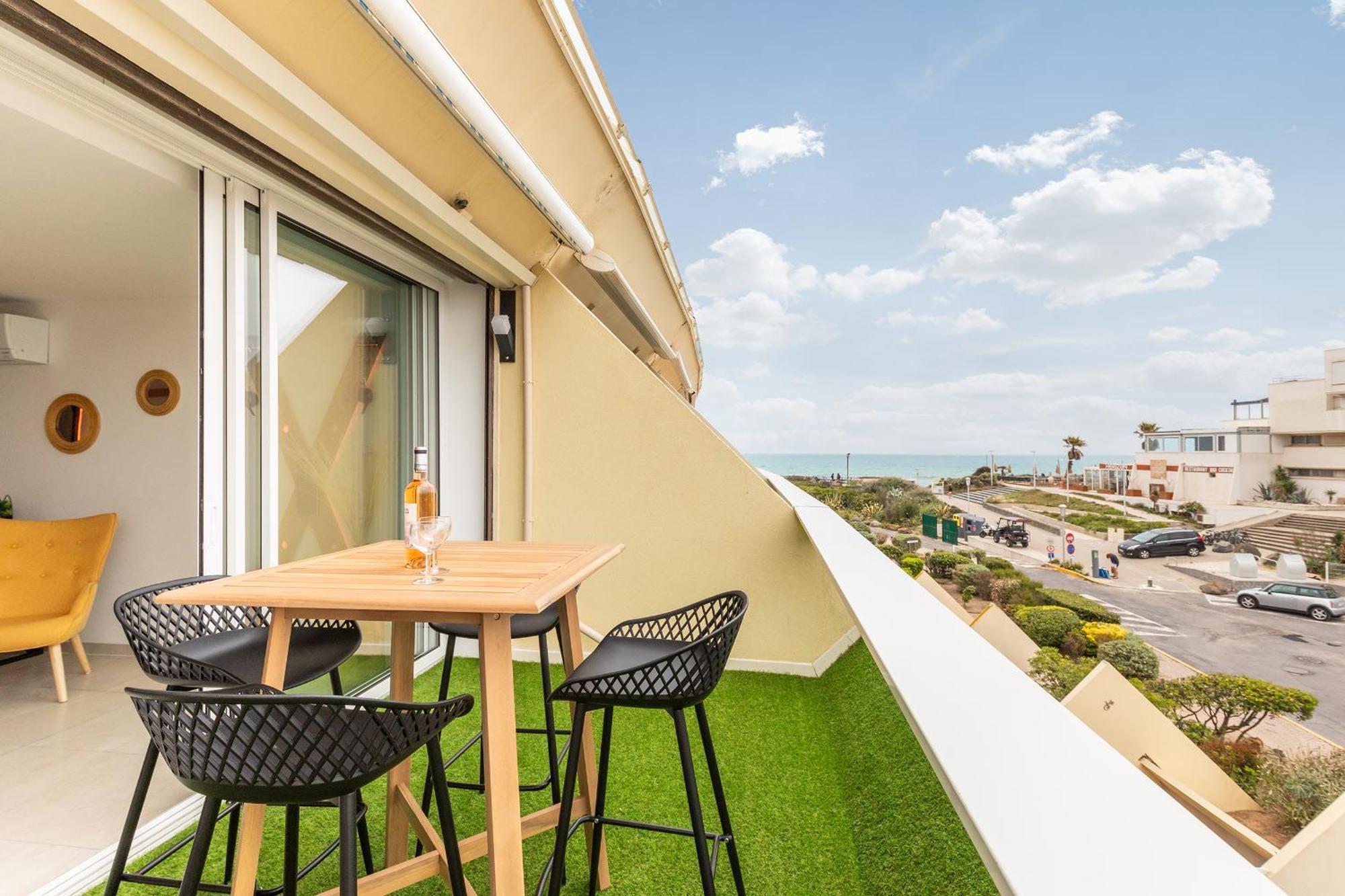 Addict Heliopolis Apartment Agde Bagian luar foto