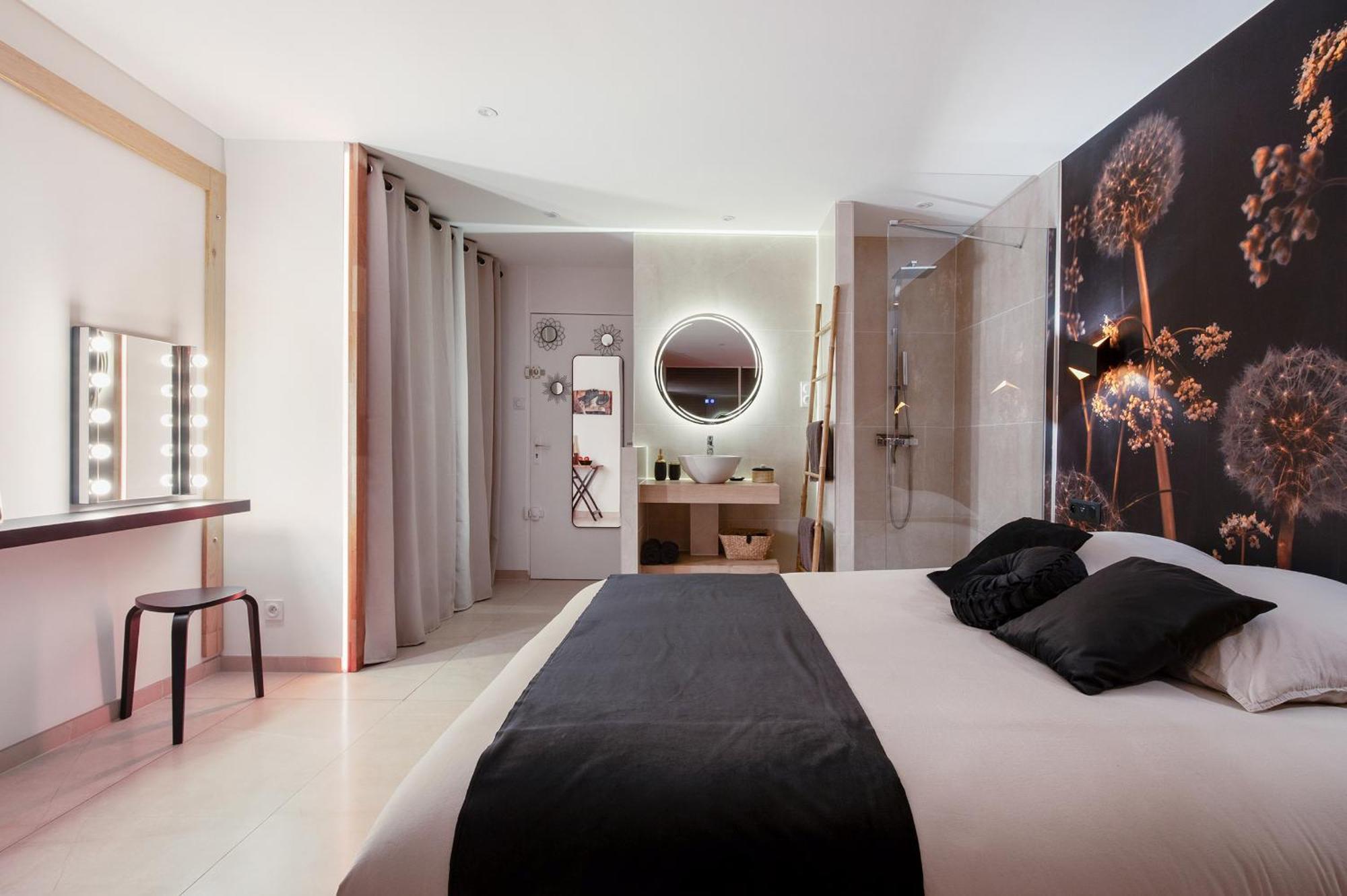 Addict Heliopolis Apartment Agde Bagian luar foto