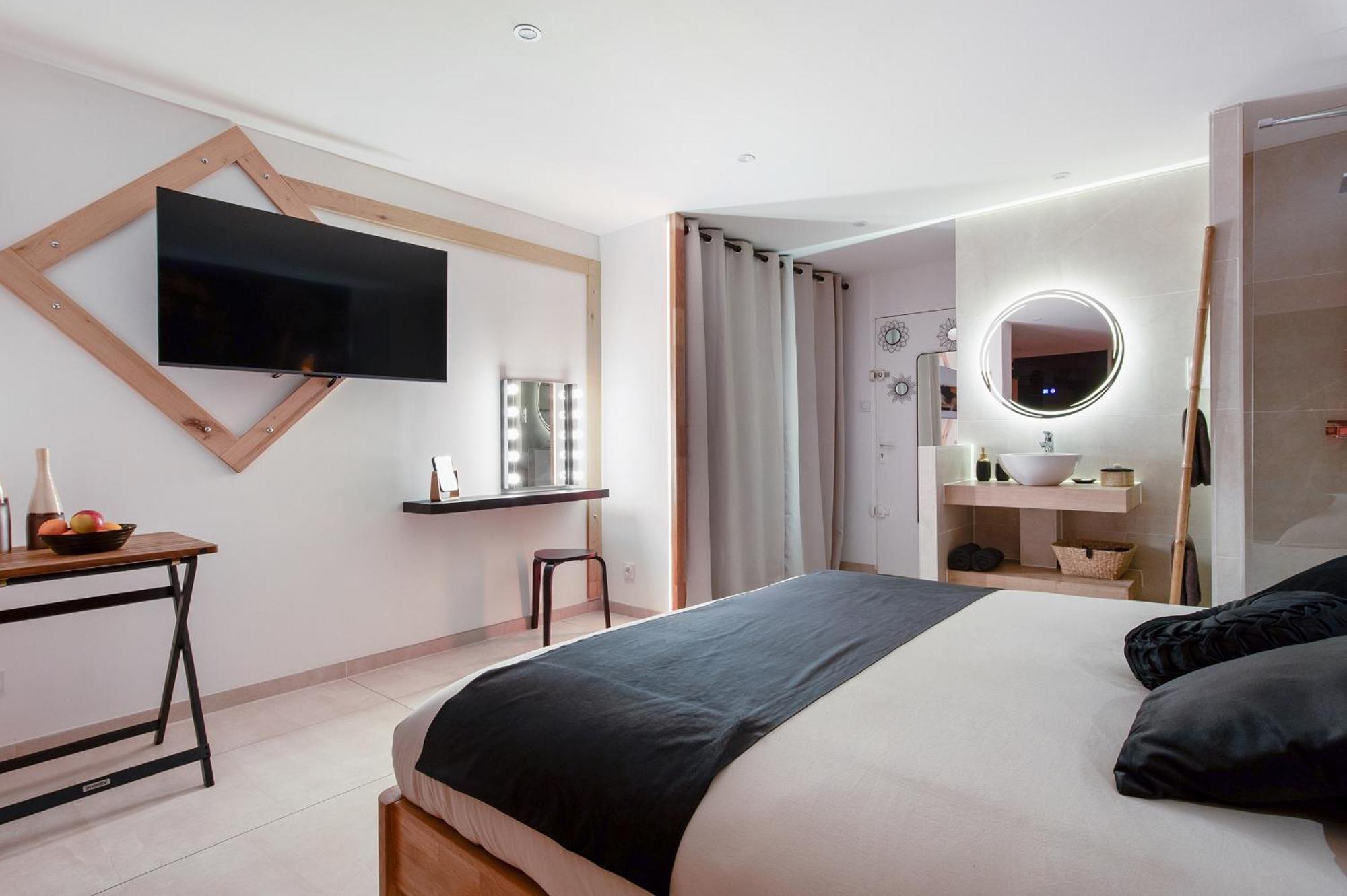 Addict Heliopolis Apartment Agde Bagian luar foto